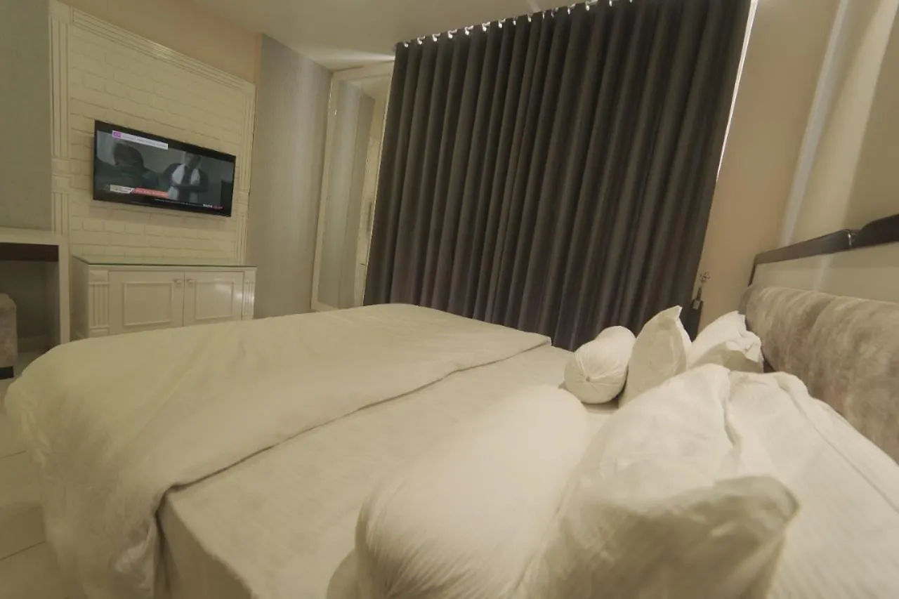 Myst Luxury Stays Zirakpur Apartment