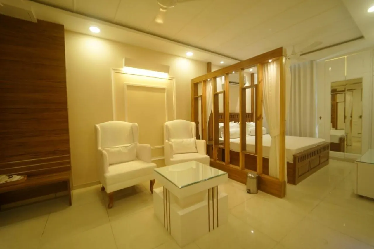 Myst Luxury Stays Zirakpur 0*,